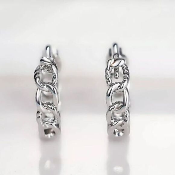 The Mini Chain Hoop dainty 925 silver huggie, hoop earrings. - Picture 5 of 10